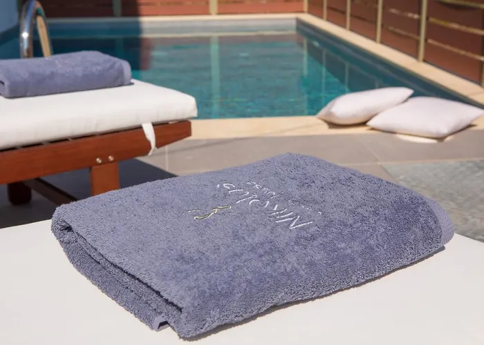 Nikolas 尼基亚娜