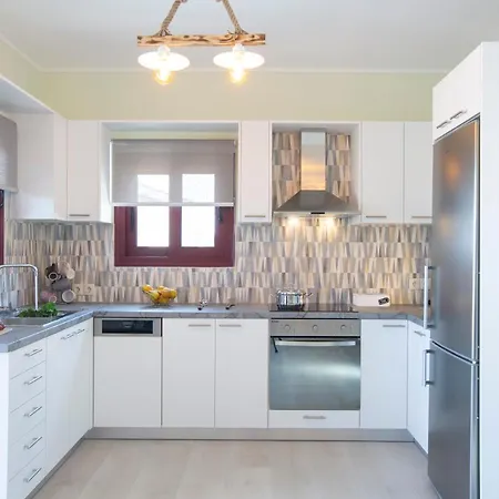 Nikolas Villa Nikiana